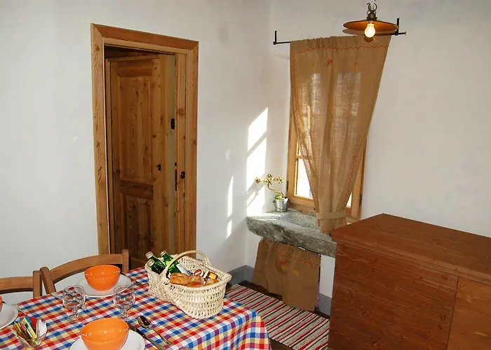 מלון דירות Contrada Beltramelli Villa di Tirano