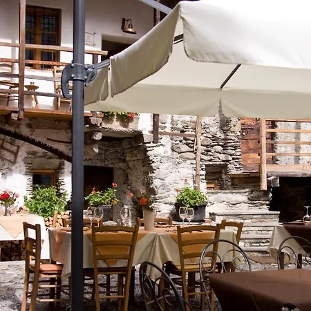 コントラーダ ベルトラメッリ Villa di Tirano